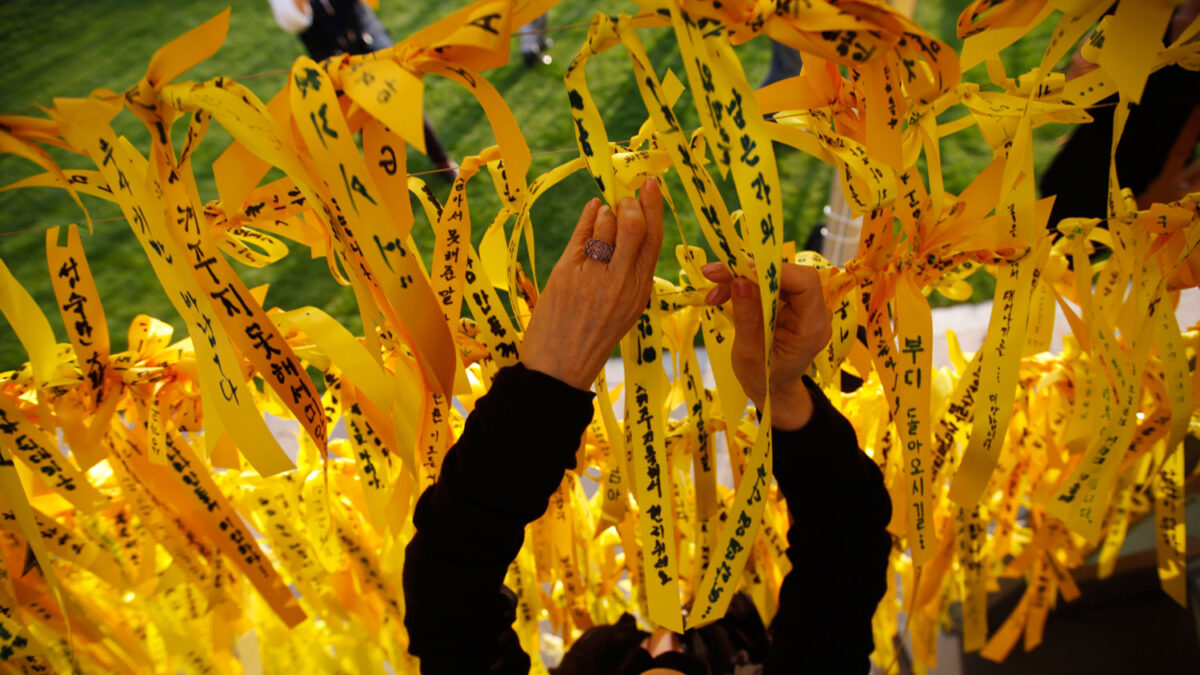 Crece el temor a no recuperar los cuerpos de 89 personas desaparecidas en el hundimiento del Sewol