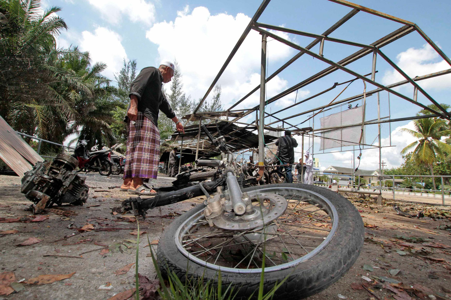 Siete personas heridas tras estallar una bomba en el estacionamiento de un hospital de Tailandia