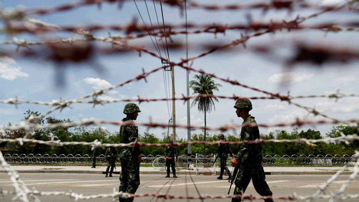 El Ejército de Tailandia impone la ley marcial.