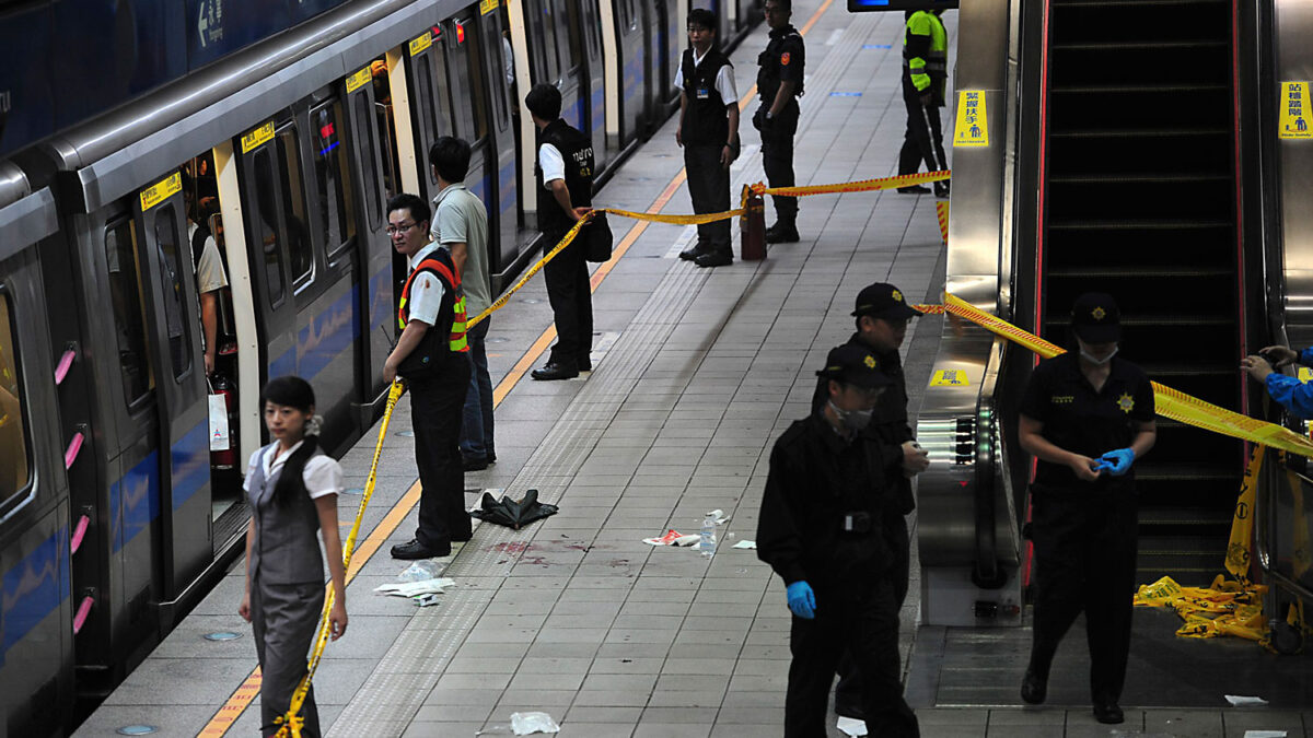 Un estudiante universitario mata a tres personas en un ataque con cuchillos en Nueva Taipei