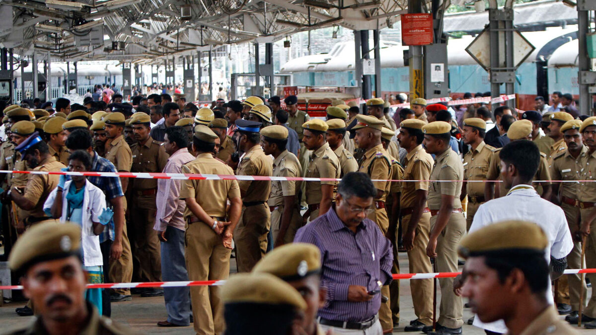 Dos bombas explotan en una Estación de la India y dejan un muerto y 9 heridos