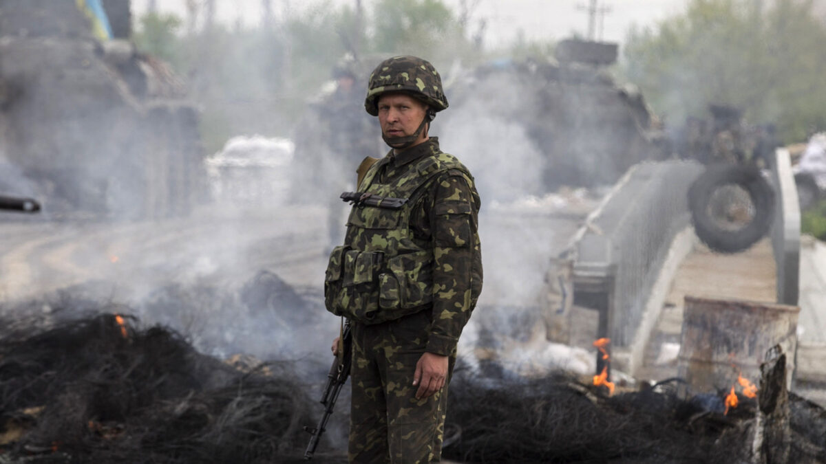 Dos helicópteros derribados por prorrusos en la ofensiva para recuperar Slaviansk