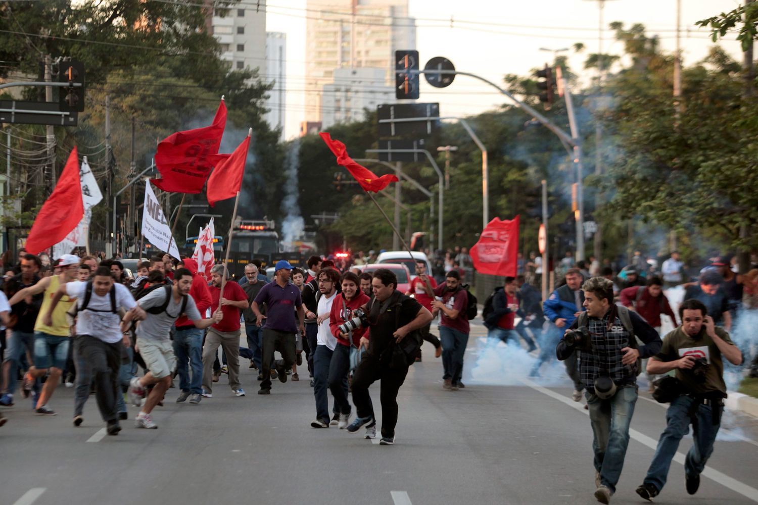 Caos en el metro y protestas en Sao Paulo a tres días del Mundial