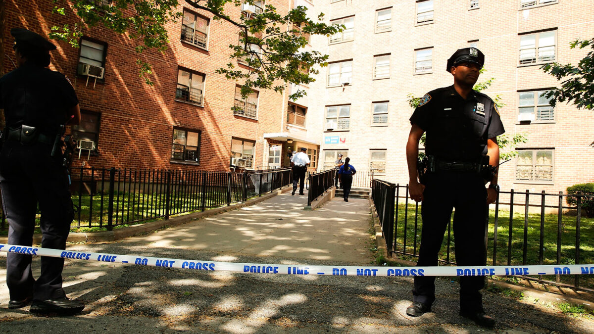 Un niño de 6 años muere apuñalado en un ascensor en Brooklyn