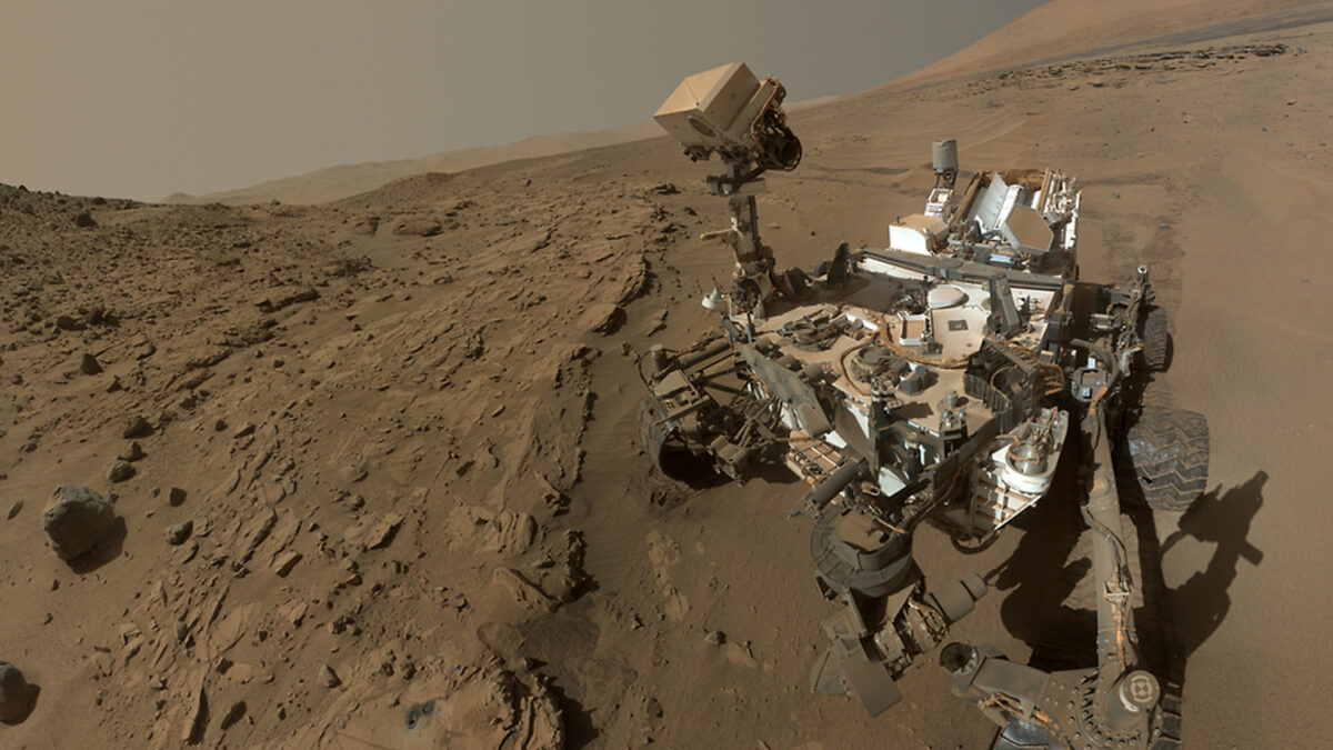 Curiosity completa su primer año marciano