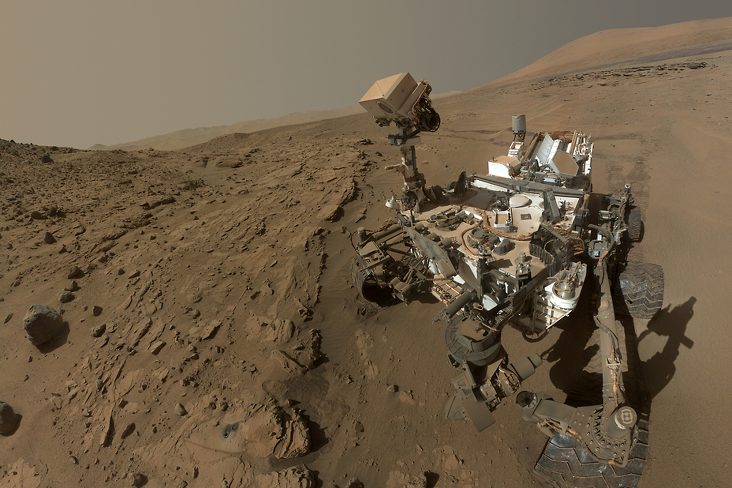 Curiosity completa su primer año marciano