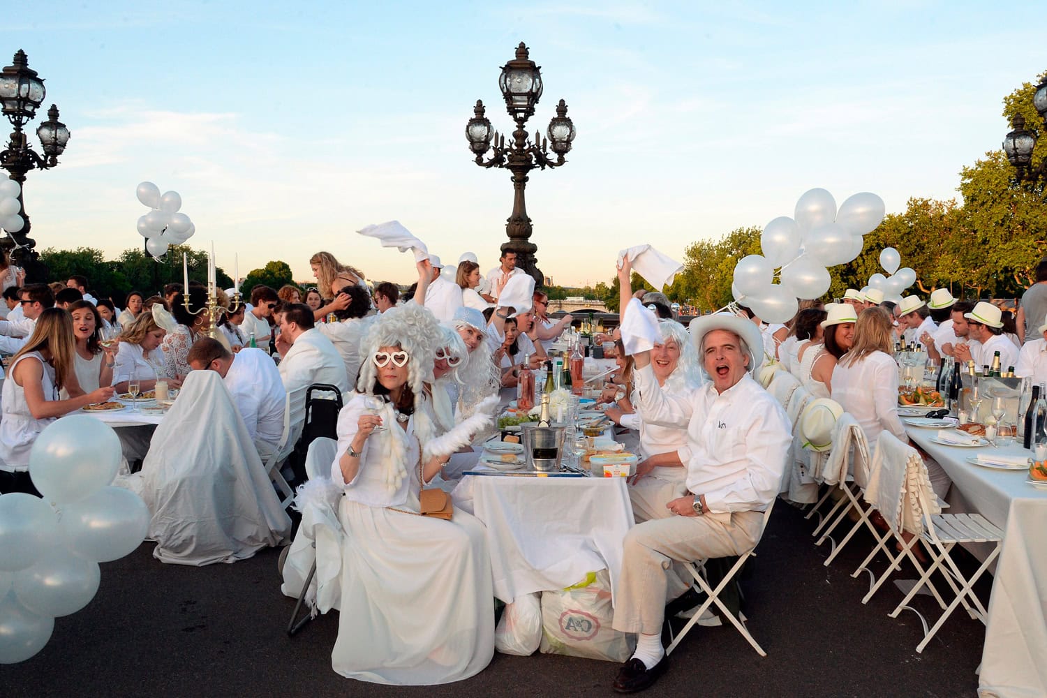 París celebra "Le Dîner en Blanc"