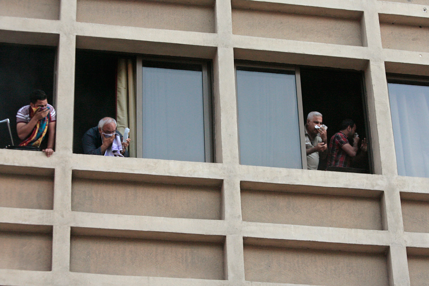 Al menos tres muertos en atentado suicida en hotel de Beirut
