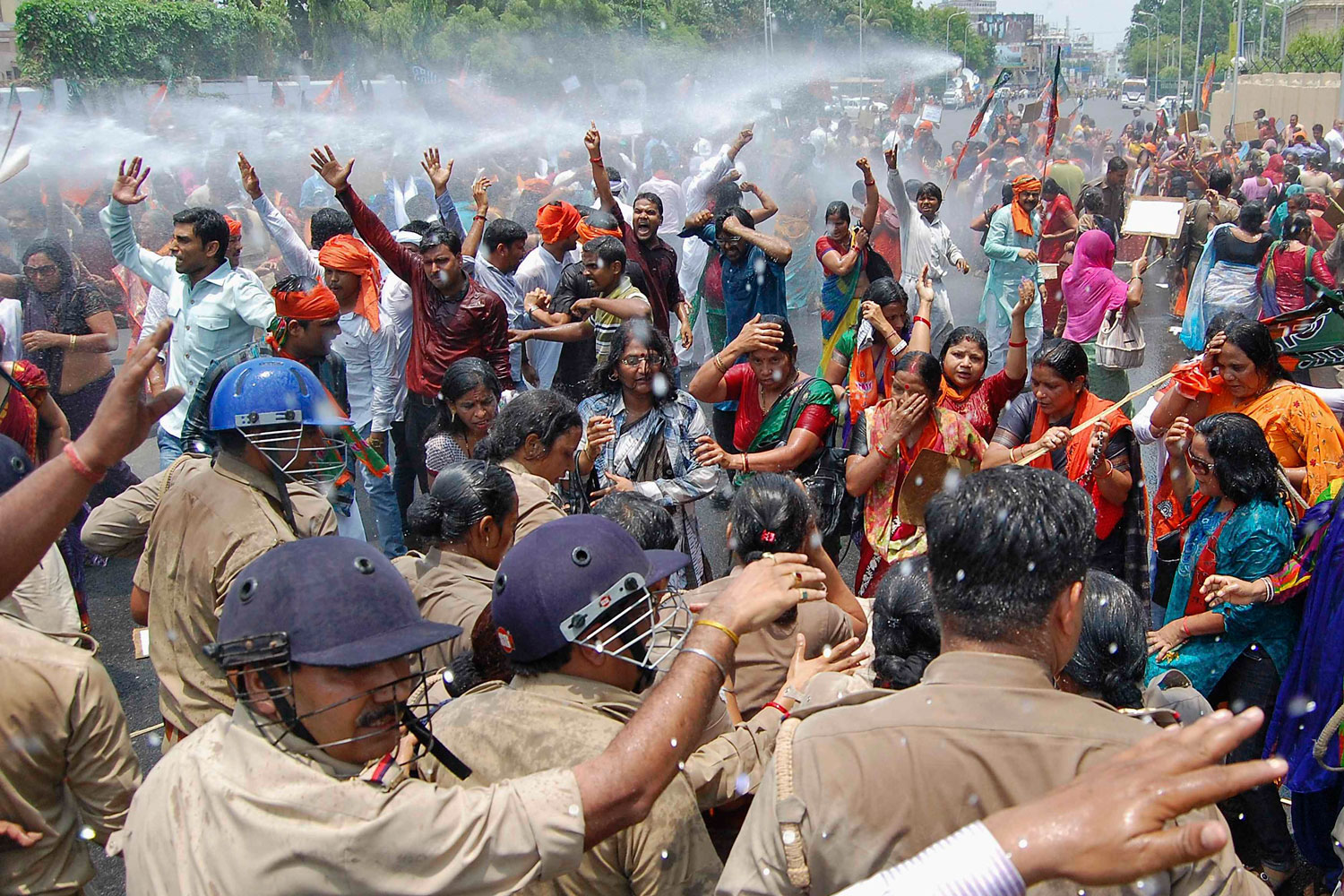 Protestas en la India por los crímenes sexuales en Uttar Pradesh.