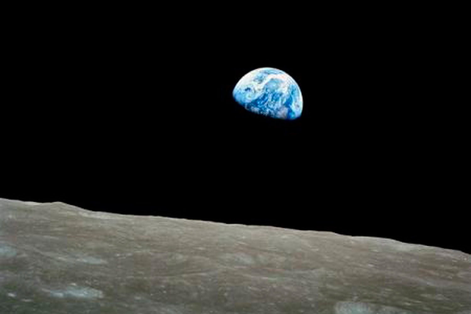 Rocas lunares contienen pruebas de que otro planeta chocó contra la Tierra.