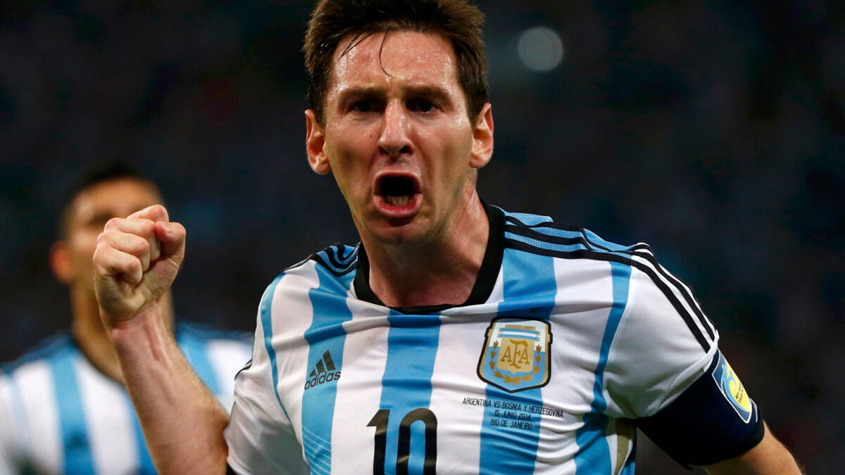 Argentina le gana 2-1 a Bosnia por una genialidad de Messi.