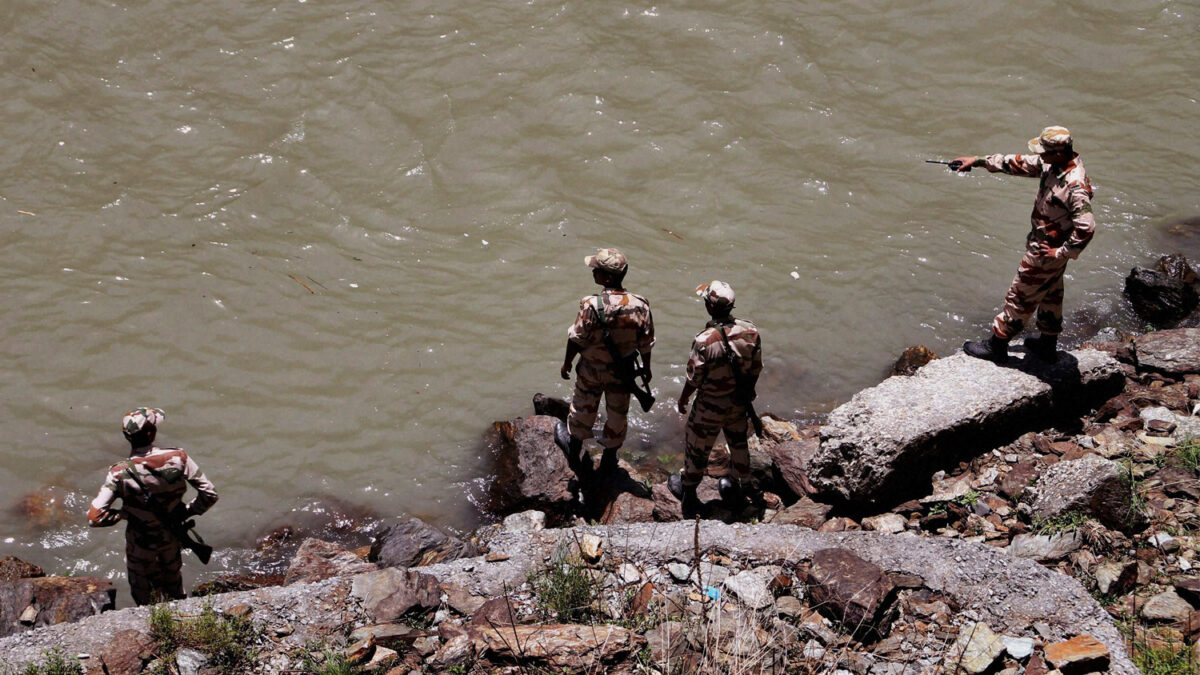 Al menos cuatro muertos por la crecida de un río en India