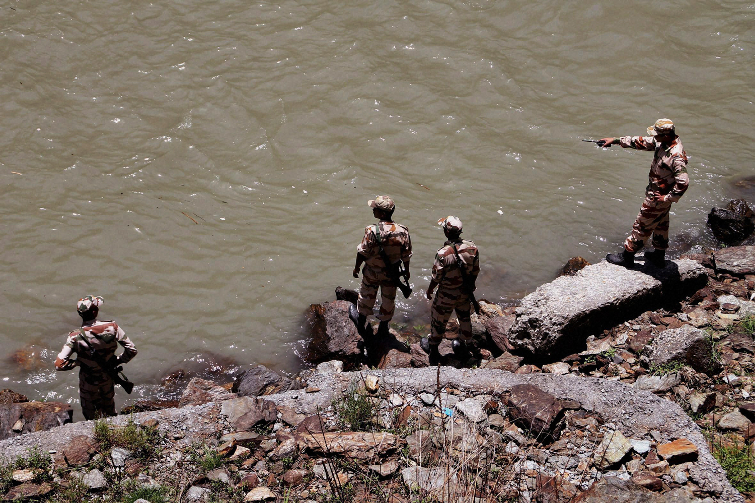 Al menos cuatro muertos por la crecida de un río en India