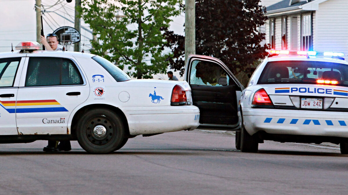 Mueren tres oficiales de la Policía Montada del Canadá en un tiroteo