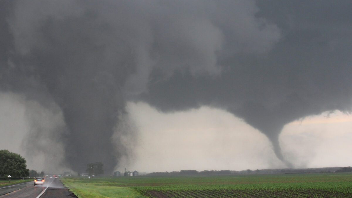 Dos tornados gigantes dejan un muerto y, al menos, 16 heridos en Nebraska