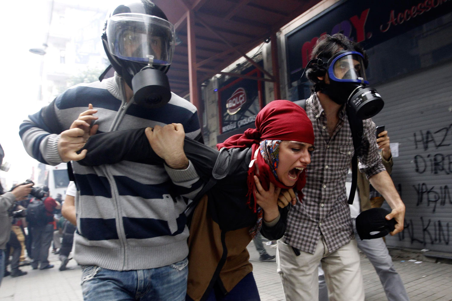 76 detenidos en varios disturbios de Turquía por el aniversario de las protestas de Taksim