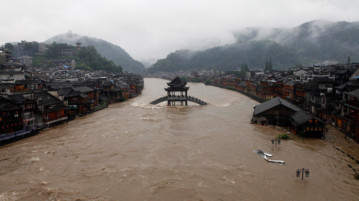 Alerta roja por lluvias torrenciales en centro de China