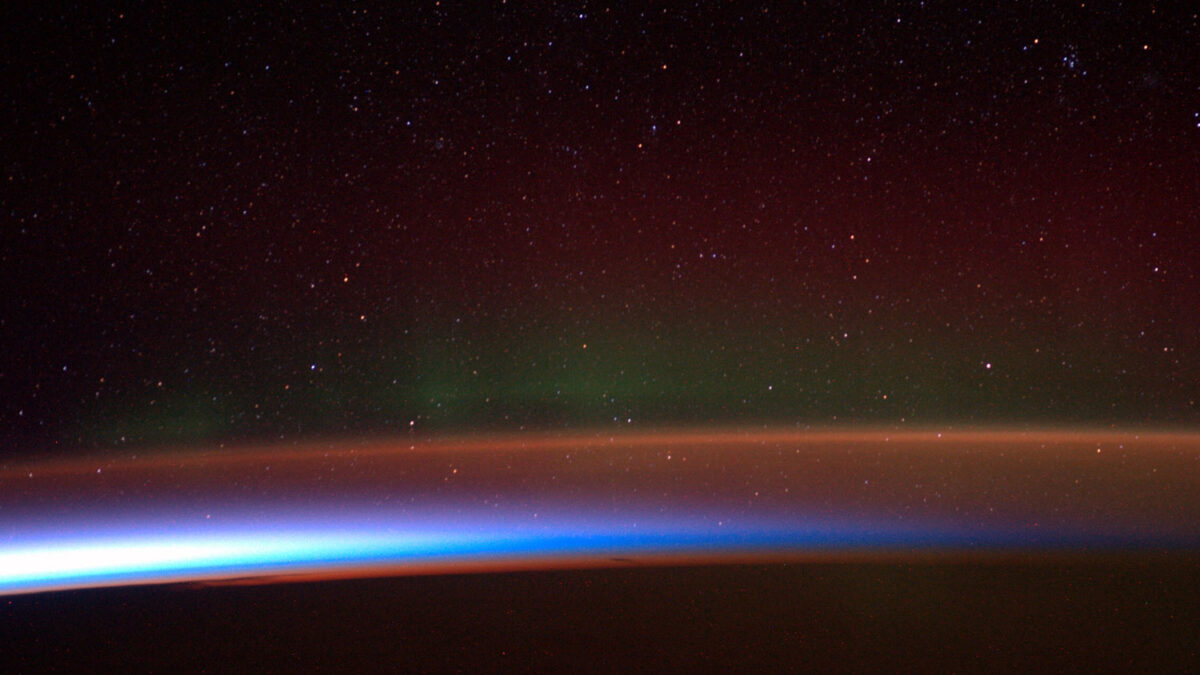 La aurora que huye del Sol