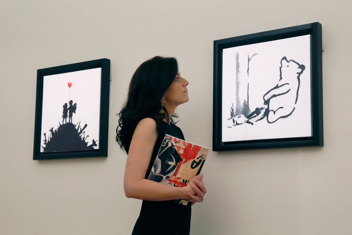 Subastan por 157.000 euros dos cuadros que Banksy vendió por 44 euros.