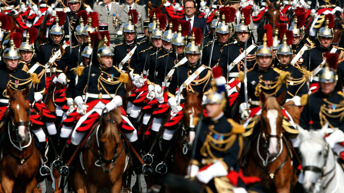 Francia conmemora la Gran Guerra en el desfile militar de su fiesta nacional.