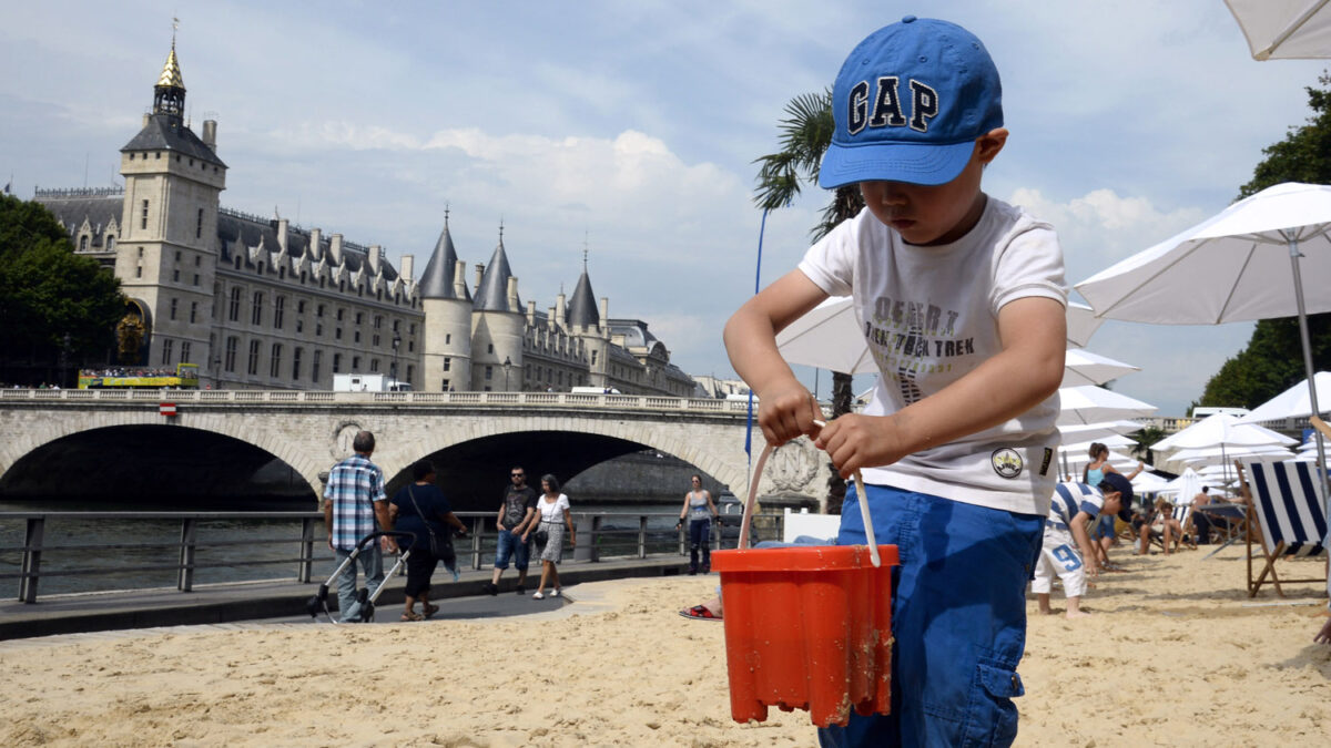 Paris Plage se abre a lo largo del río Sena