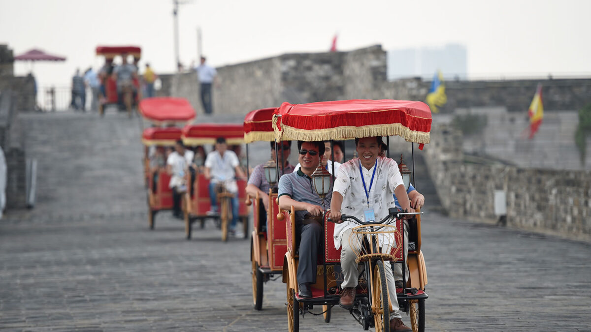 Un paseo en «bici-calesa» por la muralla de la dinastía Ming