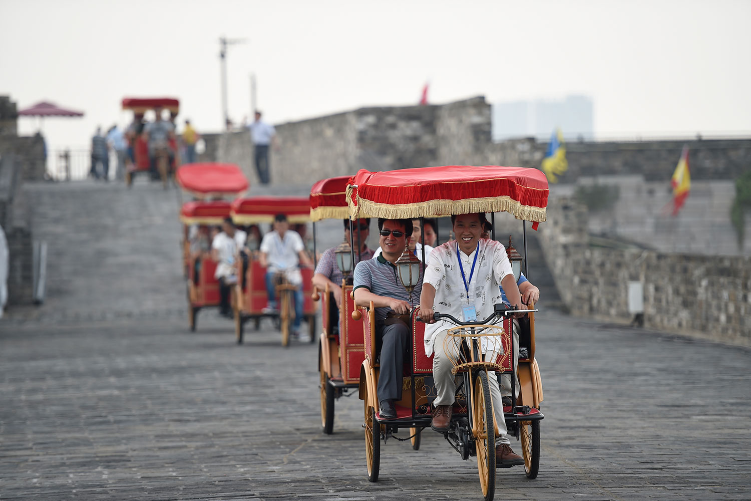 Un paseo en «bici-calesa» por la muralla de la dinastía Ming