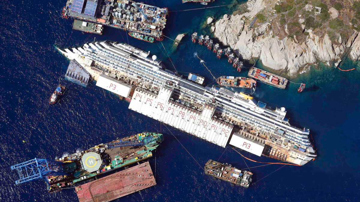 El reflotamiento del Costa Concordia en 10 días.