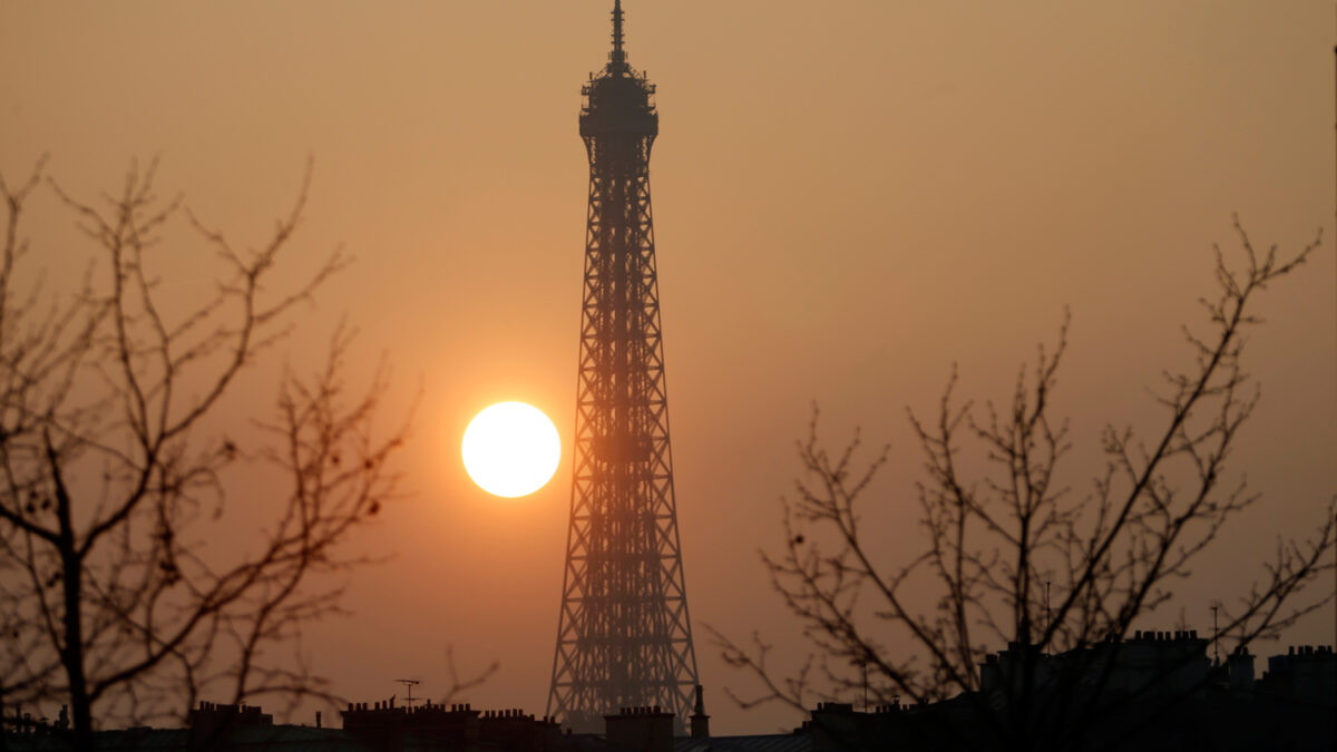 Al Qaeda planeaba atentar contra la Torre Eiffel y el Louvre