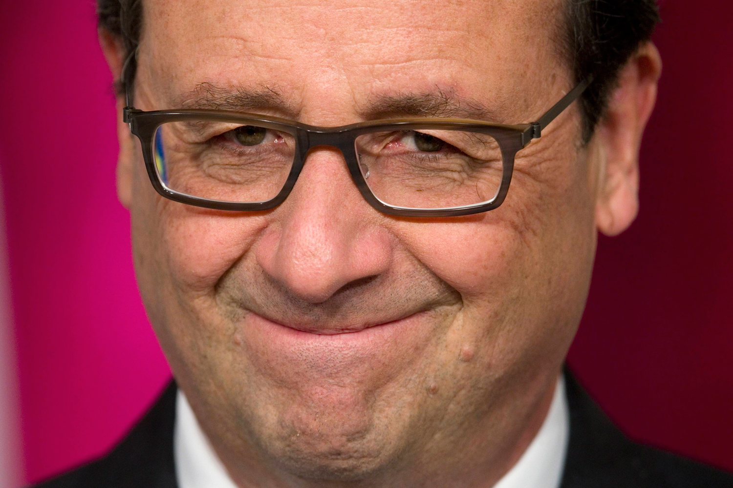 Las nuevas gafas de Hollande causan revuelo por no ser francesas