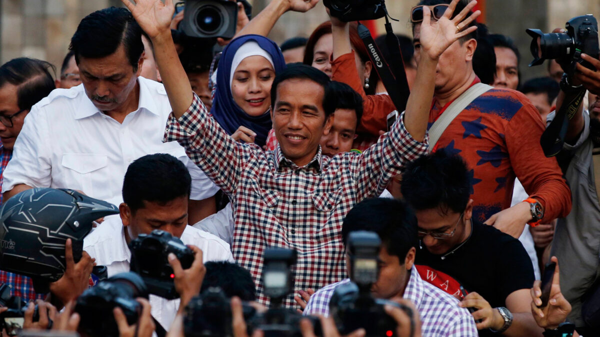 El favorito Jokowi y su rival se proclaman vencedores de las elecciones en Indonesia