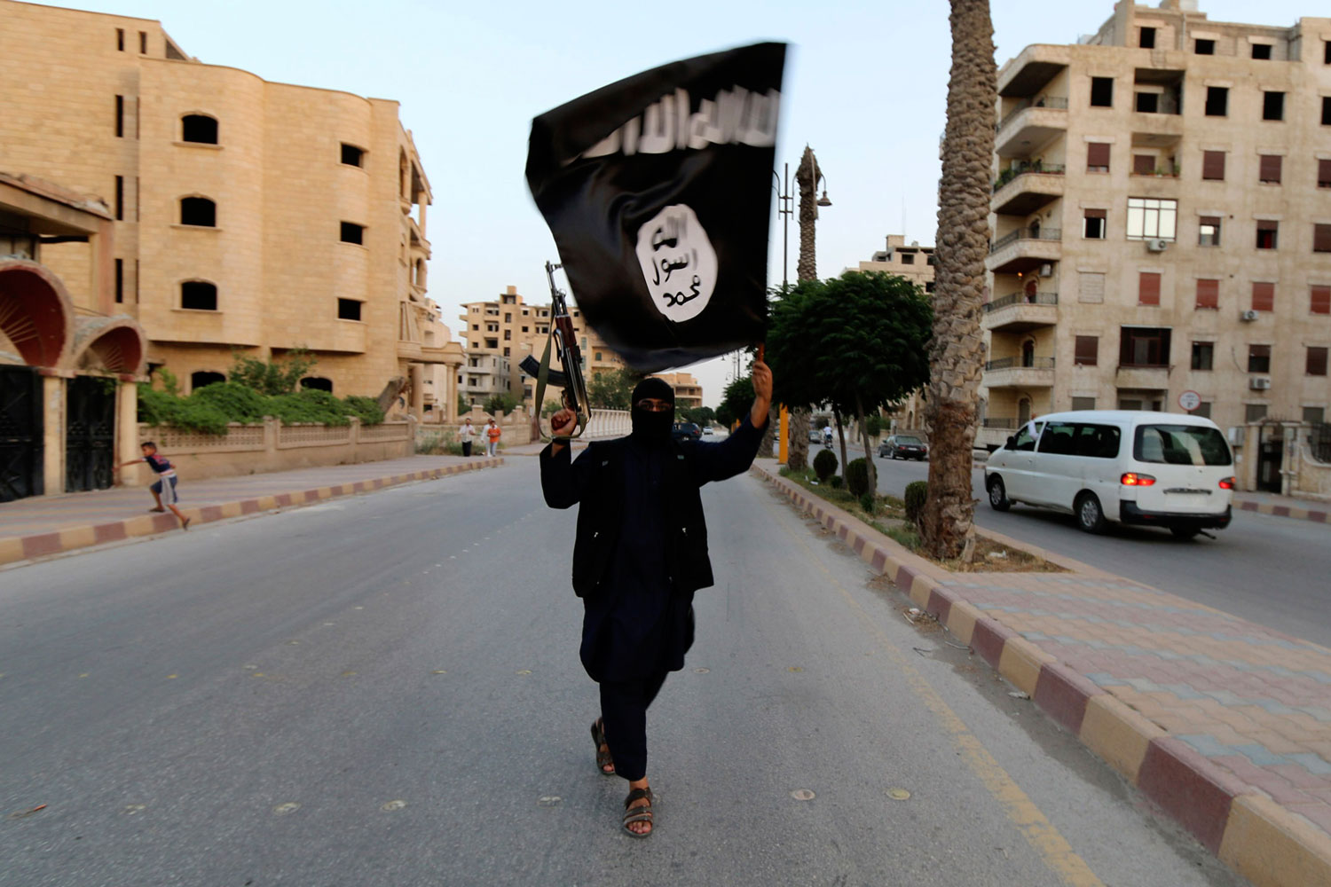 El ISIS proclama el Califato Islámico y se declara Estado Independiente