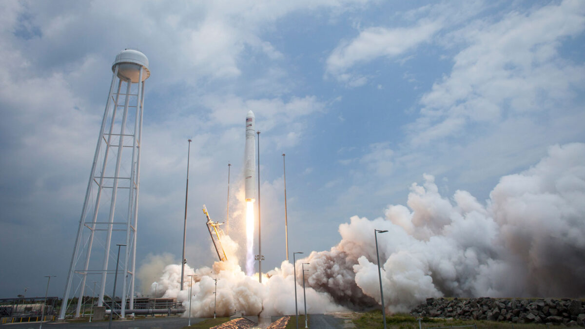 La NASA lanza la cápsula Cygnus.