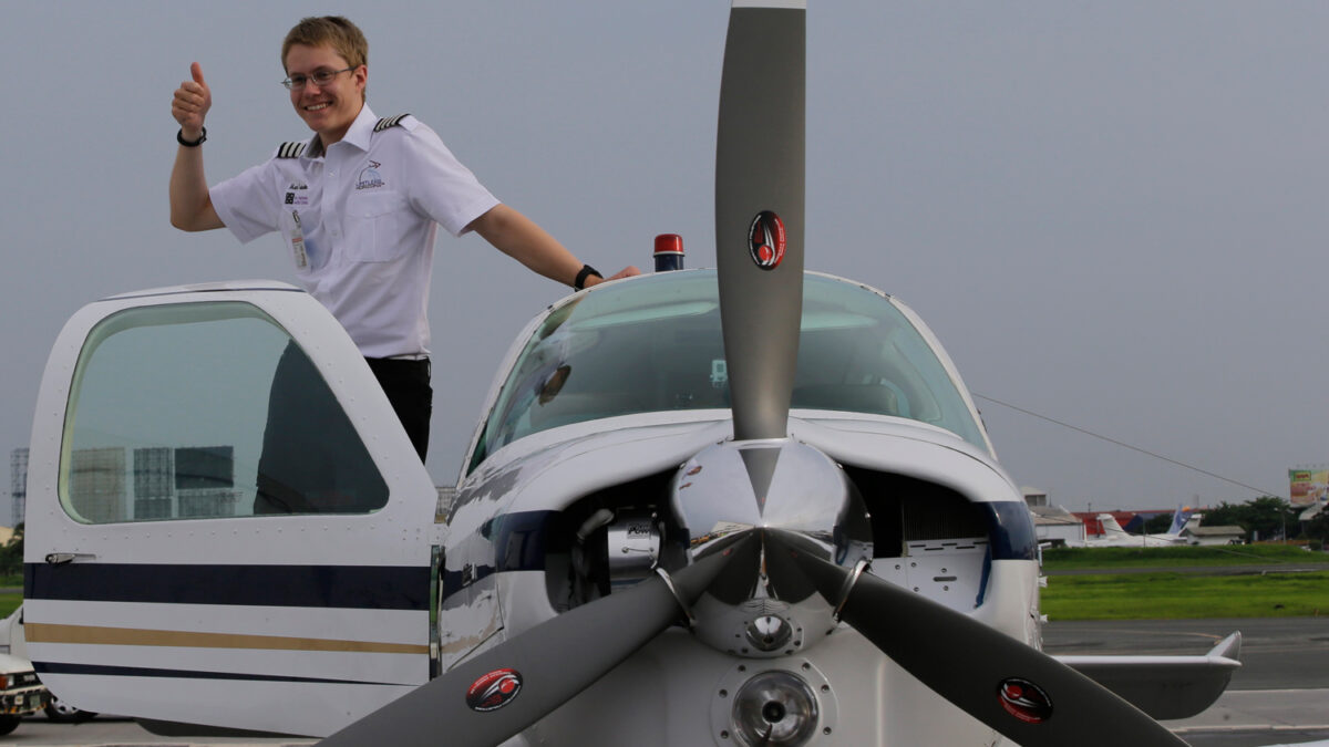 Matt Guthmiller, de 19 años, aspira a convertirse en el aviador más jóven en dar la vuelta al mundo