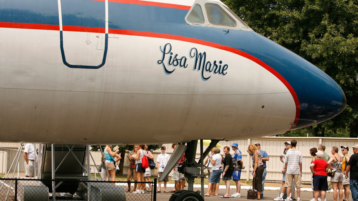 Dos aviones de Elvis podrían abandonar Graceland