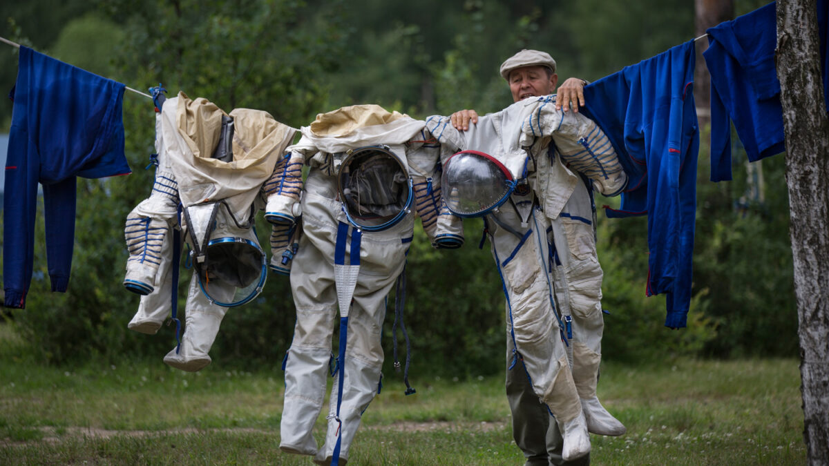 Varios cosmonautas se entrenan para viajar al espacio