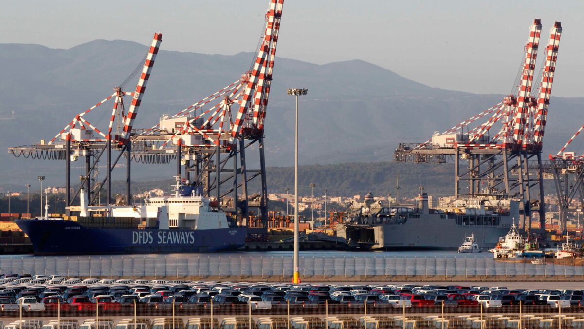 Llega al puerto de Gioia Tauro el carguero danés que porta los restos del arsenal químico sirio