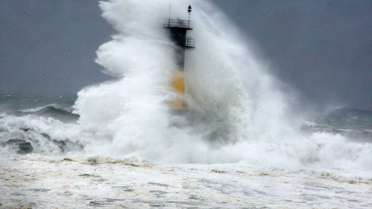 El tifón Neoguri alcanza Corea del Sur y deja dos muertos y 30 heridos en Okinawa