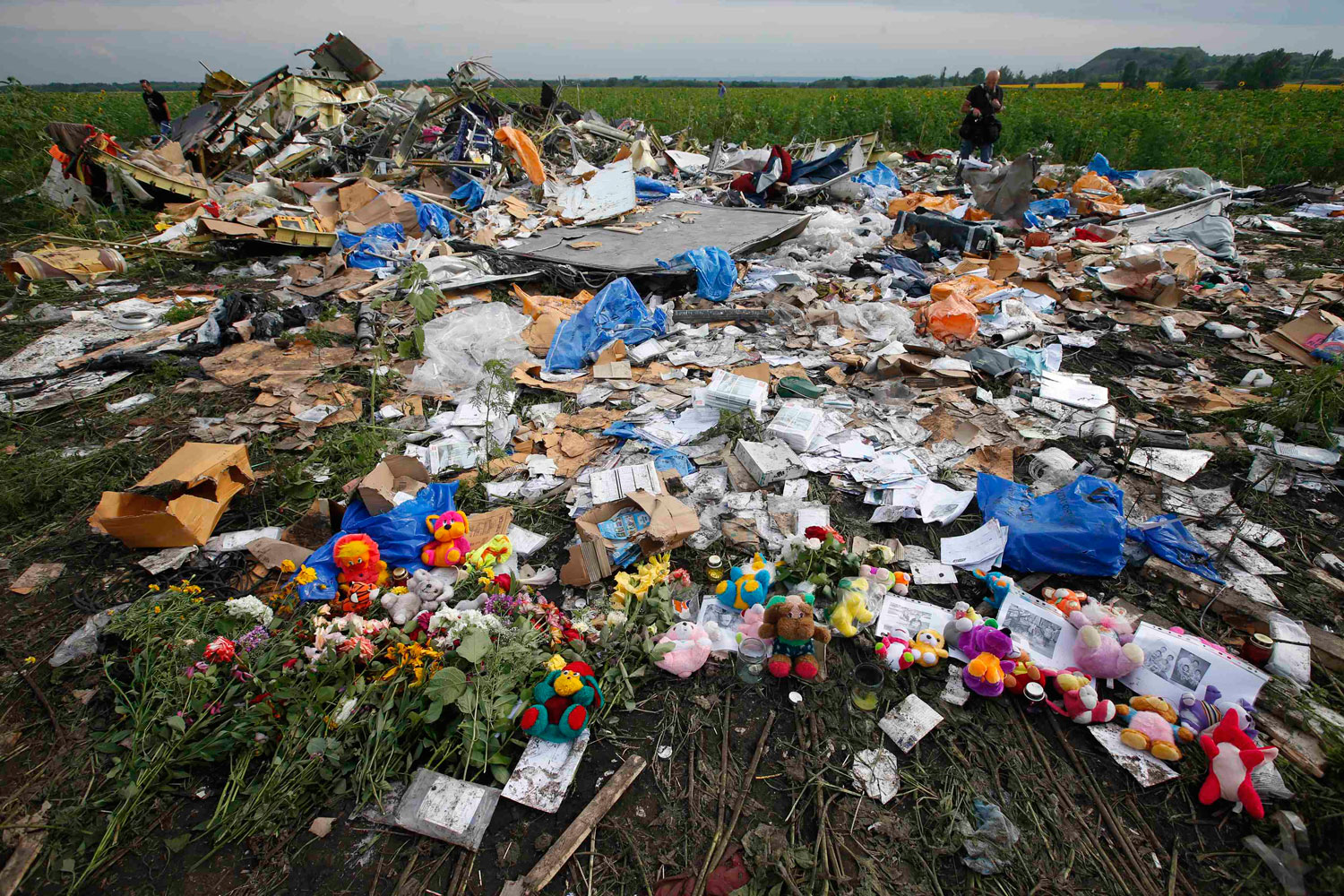 Recuperados 196 cadáveres del avión derribado en Donetsk