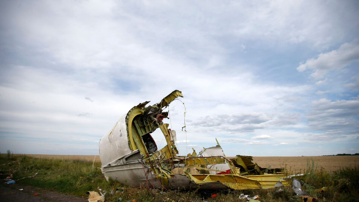 El caos se adueña del caso MH17 mientras Obama acusa a los prorrusos de «bloquear» la investigación