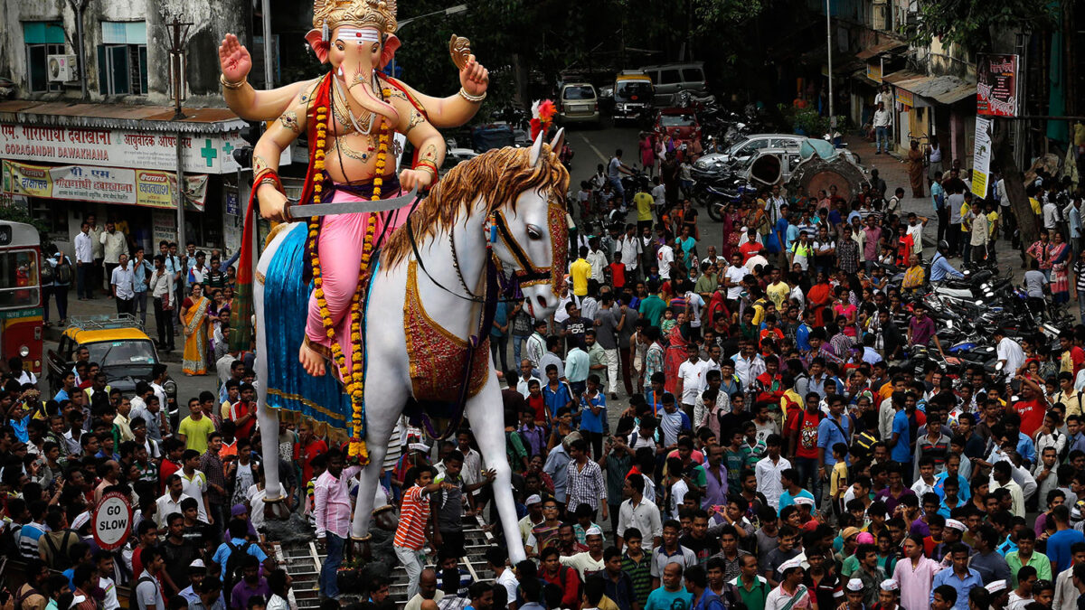 El Festival Ganesha Chaturthi muere  en las aguas del Mar de Arabia