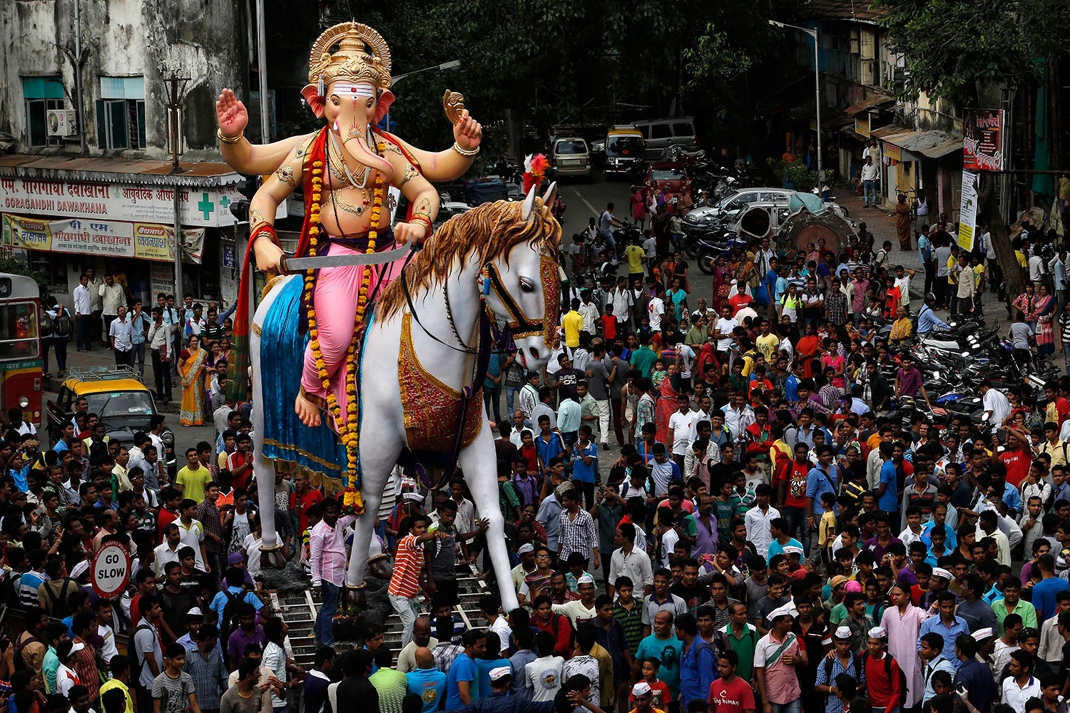 El Festival Ganesha Chaturthi muere  en las aguas del Mar de Arabia