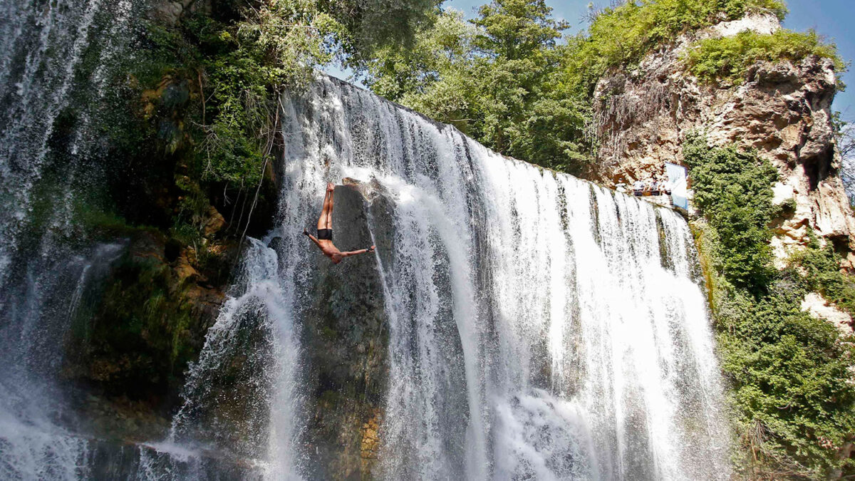 Jajce, escenario del primer concurso internacional de salto en una cascada