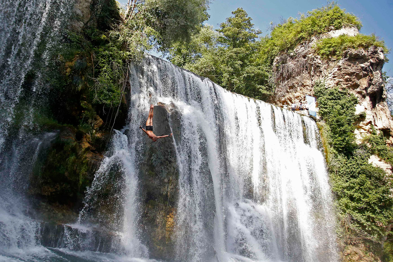 Jajce, escenario del primer concurso internacional de salto en una cascada