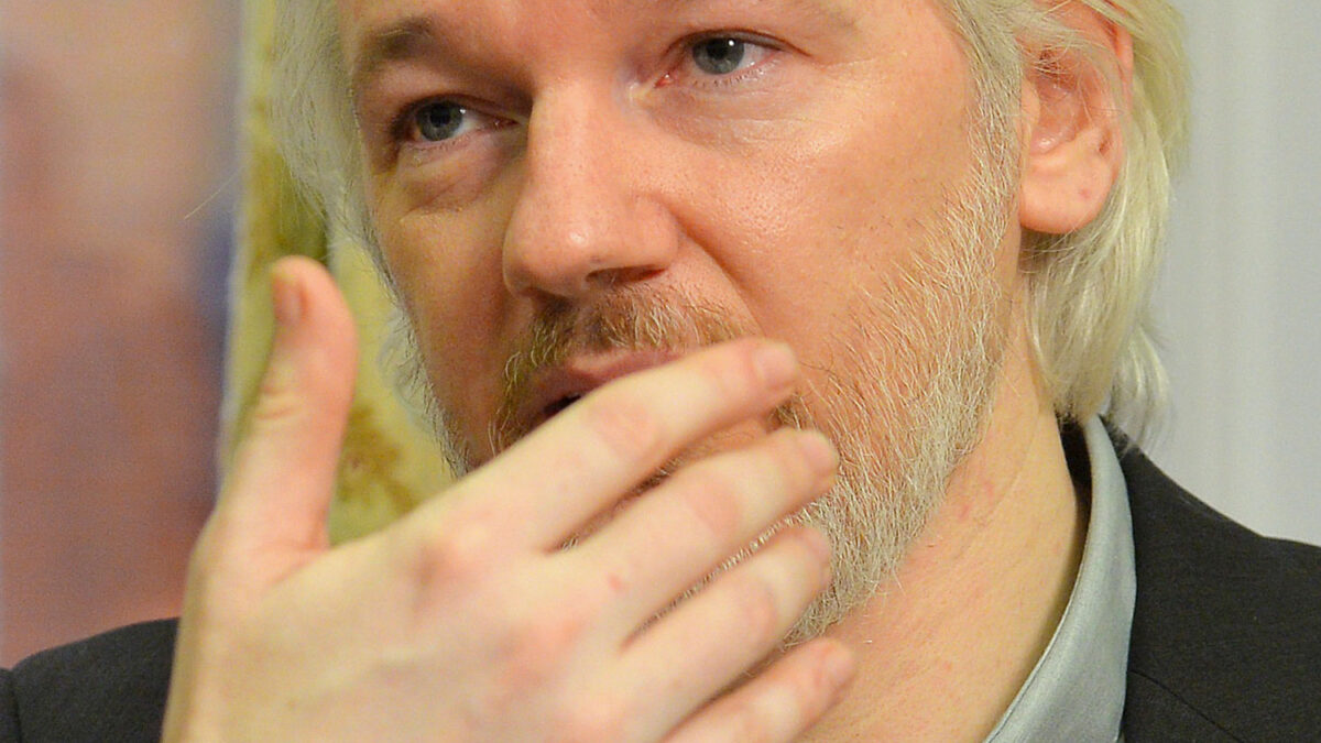 Assange dice que saldrá de la embajada ecuatoriana «pronto»