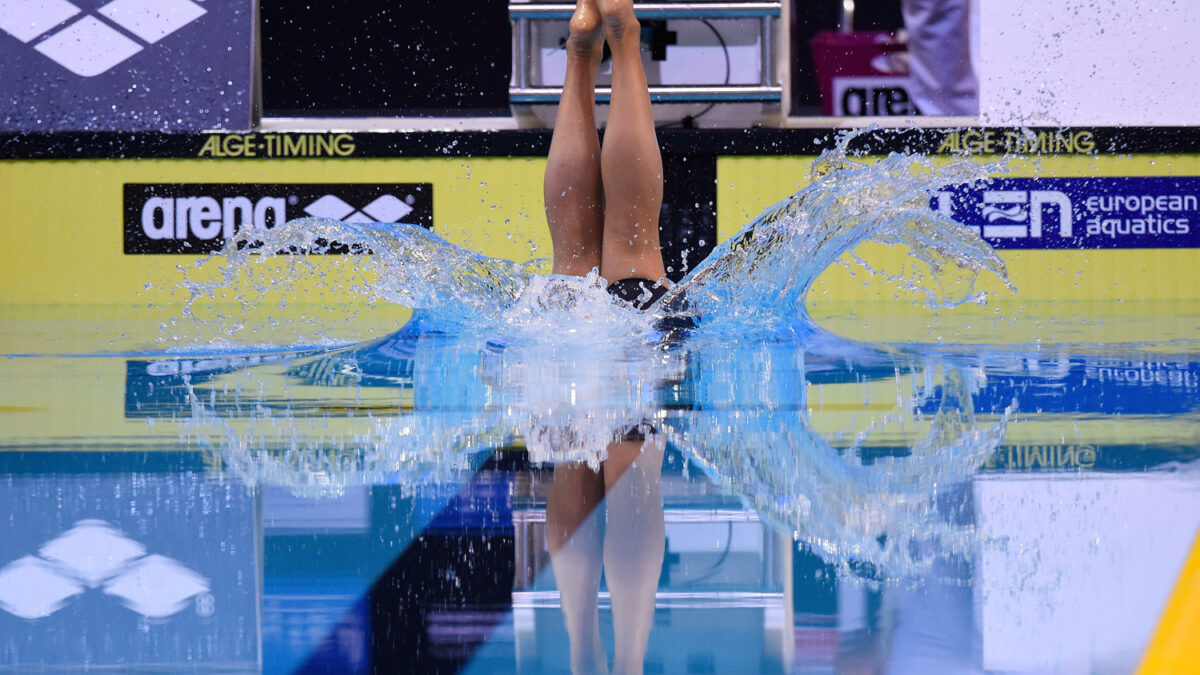 Belmonte, oro en 200 mariposa y bronce en 400 libre