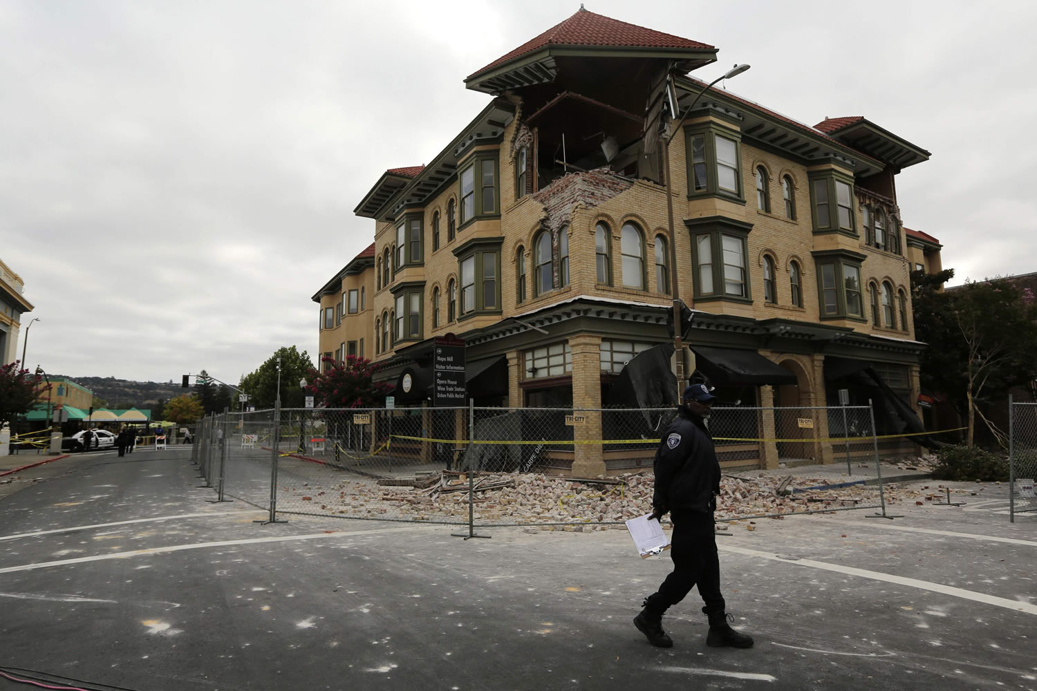 La bahía de San Francisco intenta recuperar la normalidad tras el terremoto del domingo