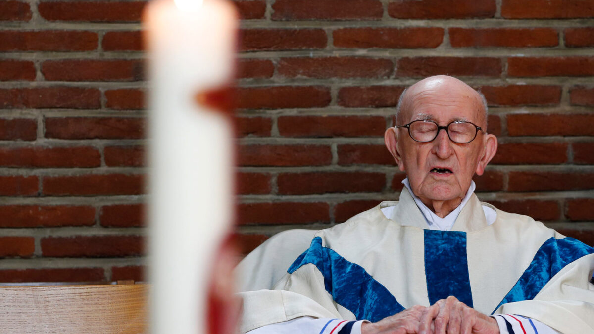 El sacerdote más anciano del mundo