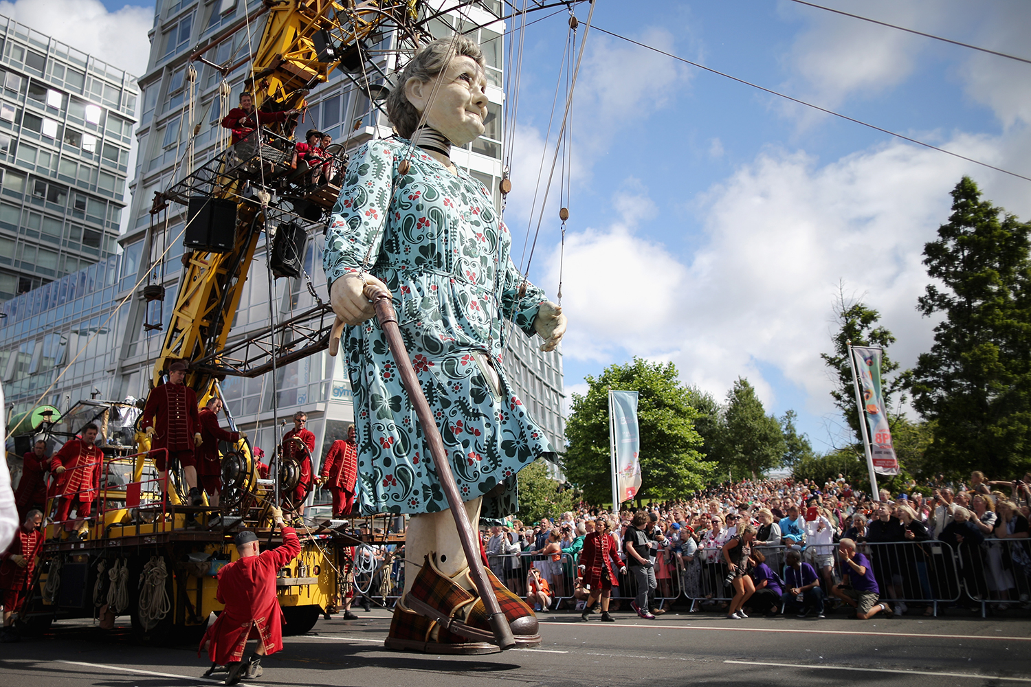 Los gigantes toman las calles de Liverpool para celebrar el centenario de la I Guerra Mundial