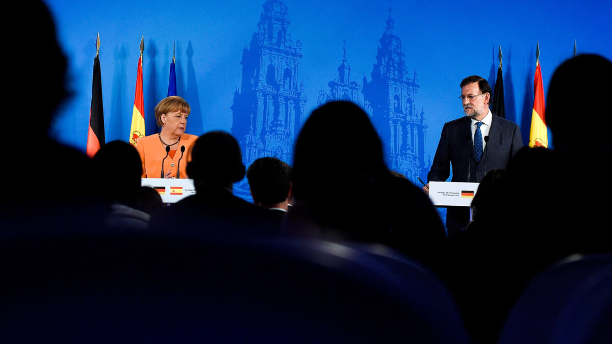 Merkel garantiza el apoyo de Alemania para que Luis de Guindos presida el Eurogrupo